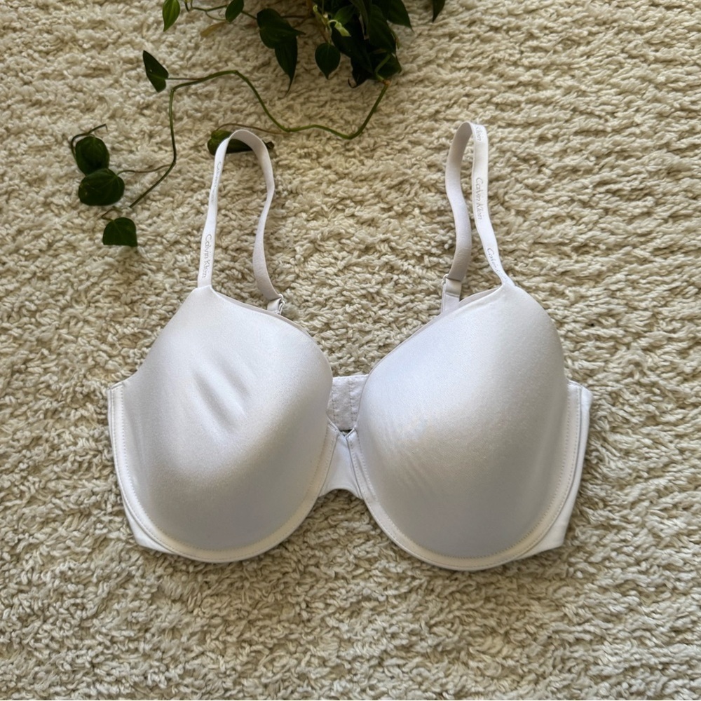 Calvin Klein White Underwire Lightly Padded Bra 36DD